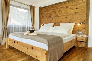 Hypo-allergenic bedding, in-room safe, blackout curtains, free WiFi - Gästehaus Wiesegg (Reit im Winkl)