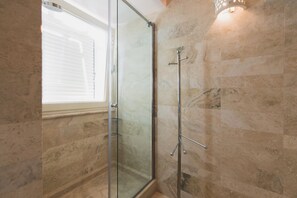 Free toiletries, hair dryer, bathrobes - VILLA LILLA penthouse on the beach of San Vincenzo Tuscany luxury (San Vincenzo)