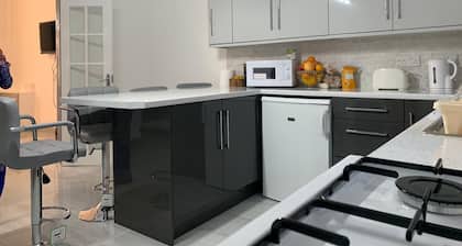 6 camas WiFi gratis Casa de lujo Cocina Ducha A estrenar Bonita vista