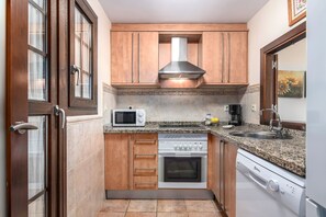 Frigorífic, microones, forn i rentaplats 