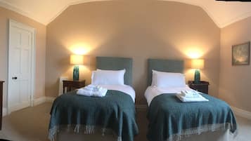 2 soverom, strykejern/-brett, wi-fi og sengetøy