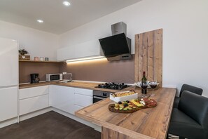 Fridge, microwave, oven, stovetop
