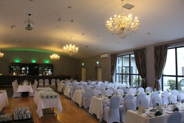 Banquet hall