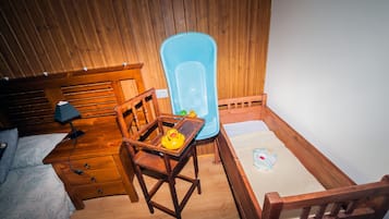 1 chambre, coffres-forts dans les chambres, fer et planche à repasser