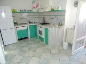 Réfrigérateur, four, plaque de cuisson, lave-vaisselle