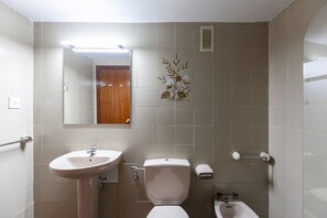 Baignoire, serviettes fournies