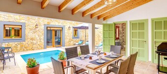 Es Trast: Wifi, pool and private terrace.