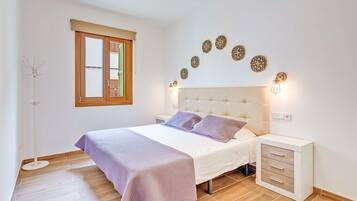 2 slaapkamers, een strijkplank/strijkijzer, wifi, beddengoed