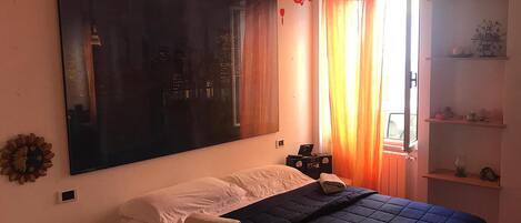 2 chambres, bureau, draps fournis