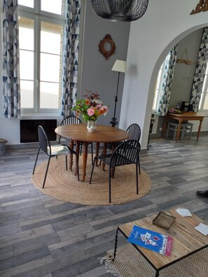 Dining - Apartment "le Bosco" sunny view of the marina (Dieppe)