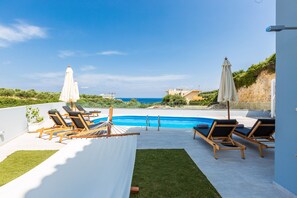 Outdoor pool, sun loungers - Nikiforos Villa, Private Pool & BBQ, SeaViews (Skaleta, Rethymno)