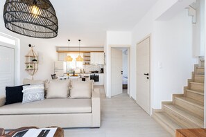 Smart TV, video-game console, books, stereo - Nikiforos Villa, Private Pool & BBQ, SeaViews (Skaleta, Rethymno)