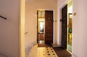 Interni