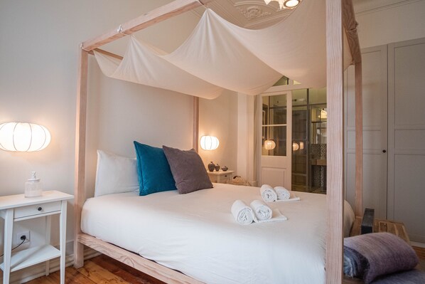 2 bedrooms, soundproofing, iron/ironing board, travel crib - Lisbon Alfama Tagus. (Lisboa)