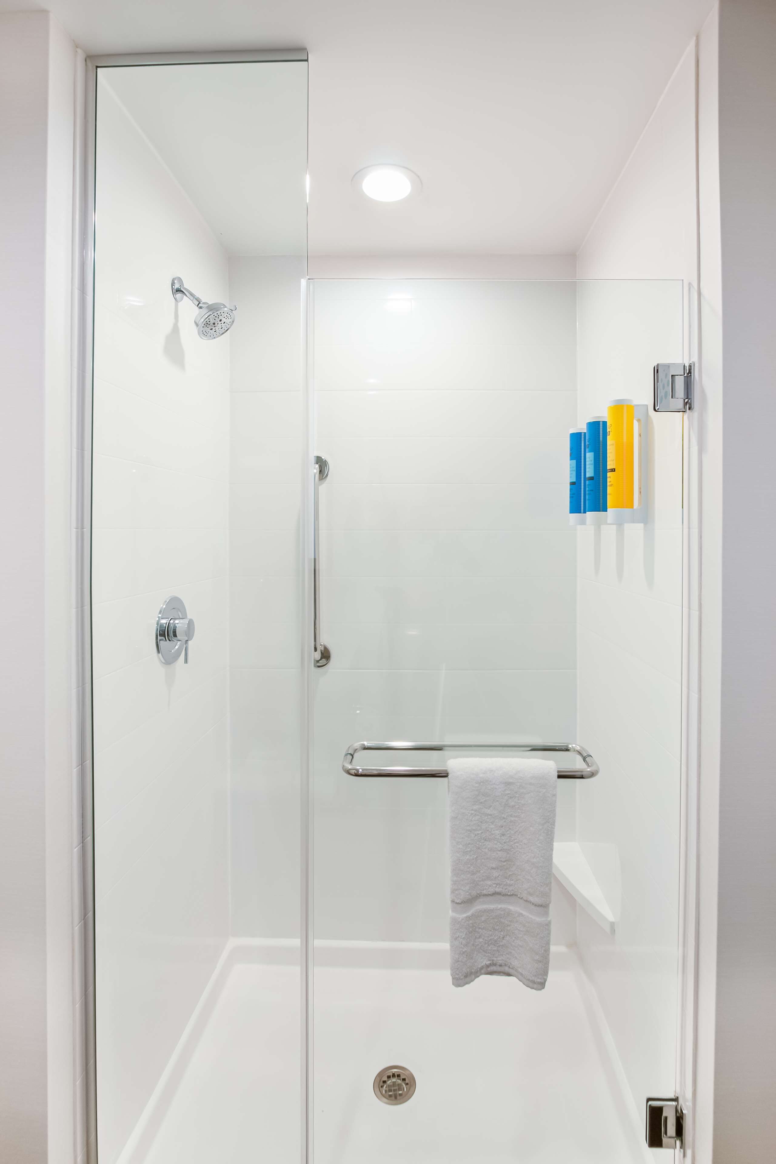 room, 2 queen beds | bathroom shower