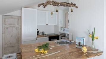 KylskÄp, ugn, spishÀll och diskmaskin