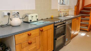 Réfrigérateur, micro-ondes, four, lave-vaisselle