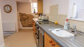 Réfrigérateur, micro-ondes, four, lave-vaisselle