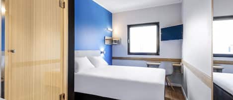 Individually decorated, desk, free WiFi, bed sheets