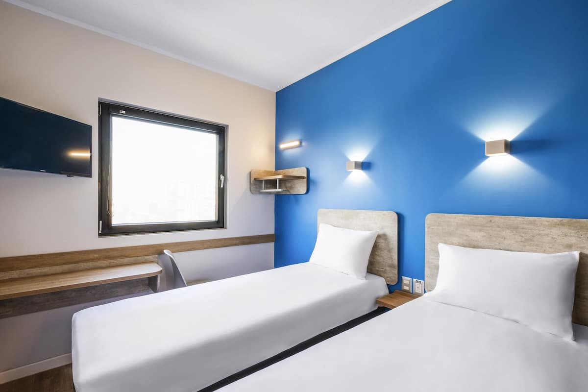 Chambre Standard, 2 lits une place