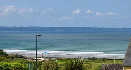 Appartement modeste proche de la Plage | Piscine intérieure chauffée