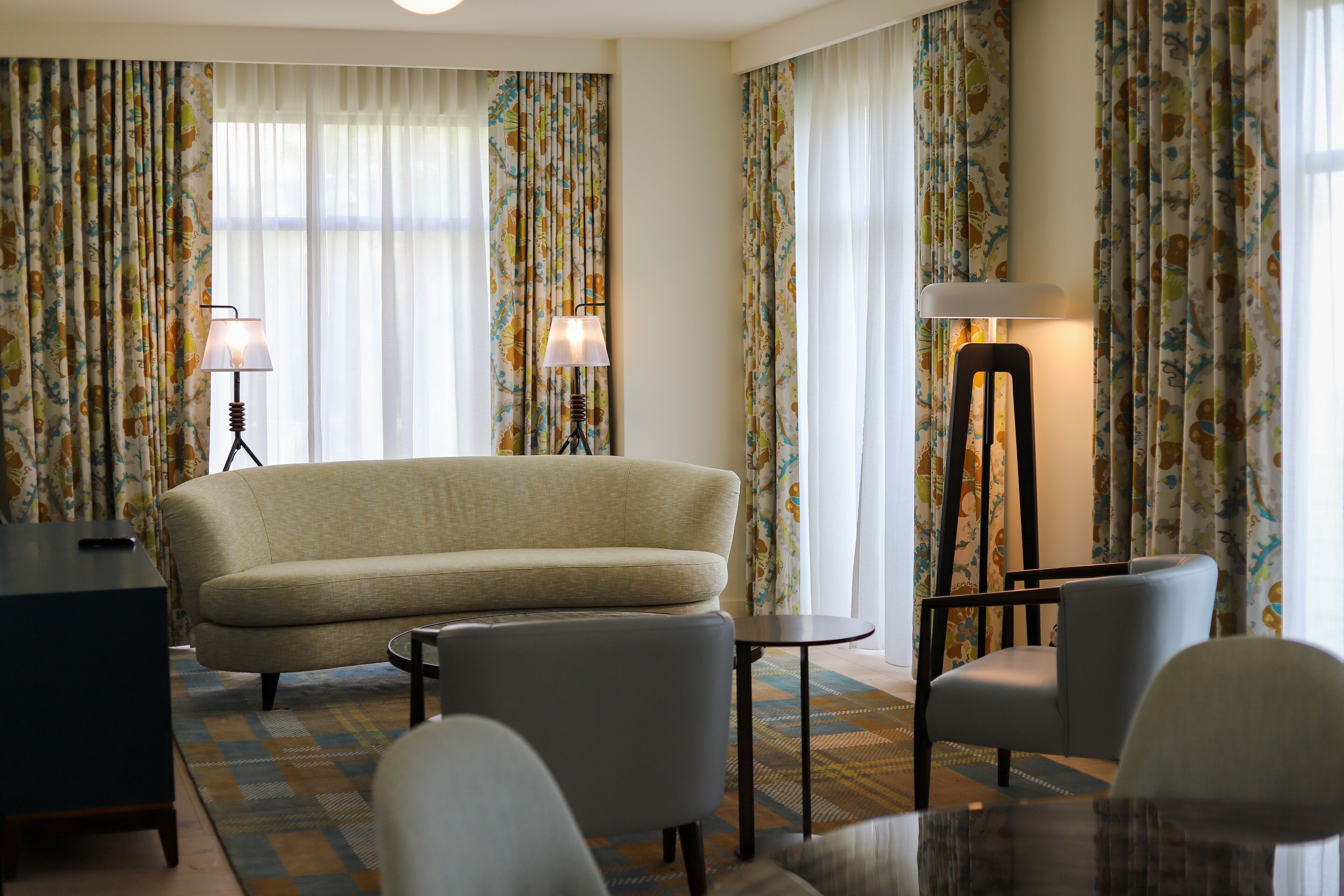 55-inch lcd tv with satellite channels, tv