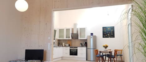 31-inch flat-screen TV with satellite channels, TV