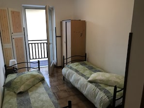 2 habitaciones, wifi gratis y ropa de cama