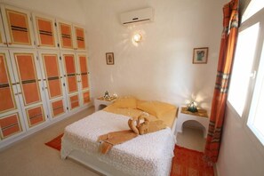 2 chambres, fer et planche à repasser, accès au Wi-Fi (inclus)