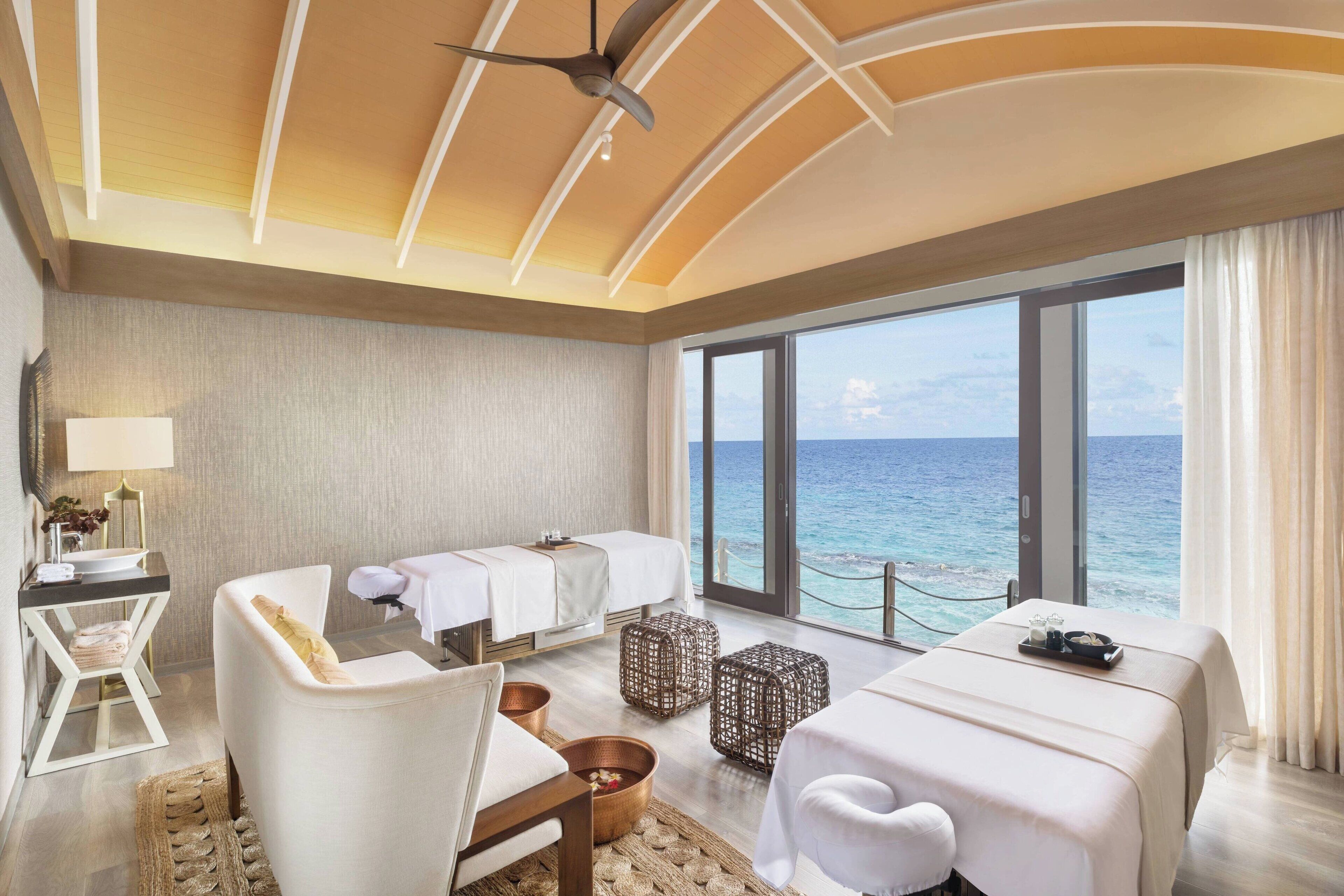 Espace de soins pour les couples, bain à remous, hammam, soins corporels