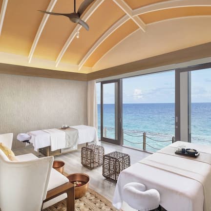 Couples treatment rooms, hot tub, steam room, body treatments