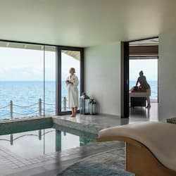 Couples treatment rooms, hot tub, steam room, body treatments