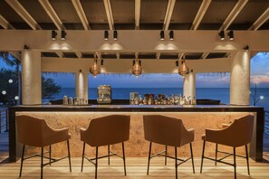 5 restaurants servant le petit déjeuner, le déjeuner et le dîner