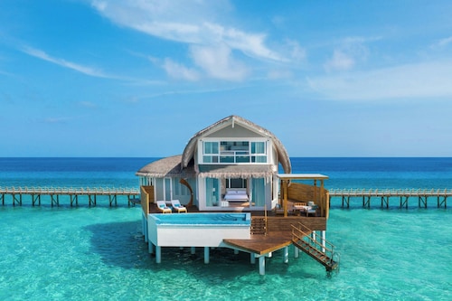 JW Marriott Maldives Resort & Spa