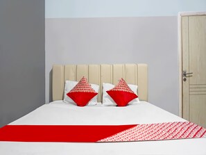 Suite Deluxe | 1 habitación, escritorio, wifi gratis y ropa de cama 