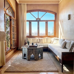 Suite Luxe (Moroccan Suite) | Coin séjour