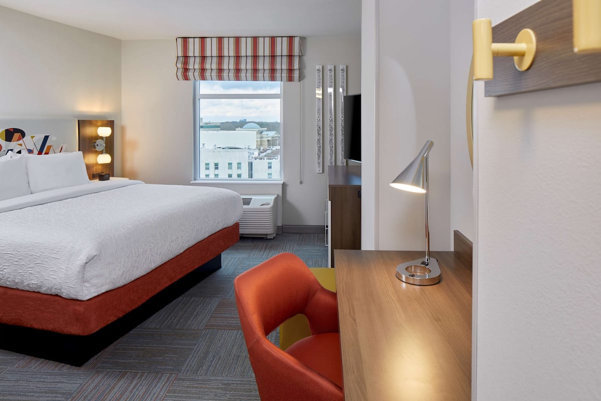 1 bedroom, premium bedding, in-room safe, desk