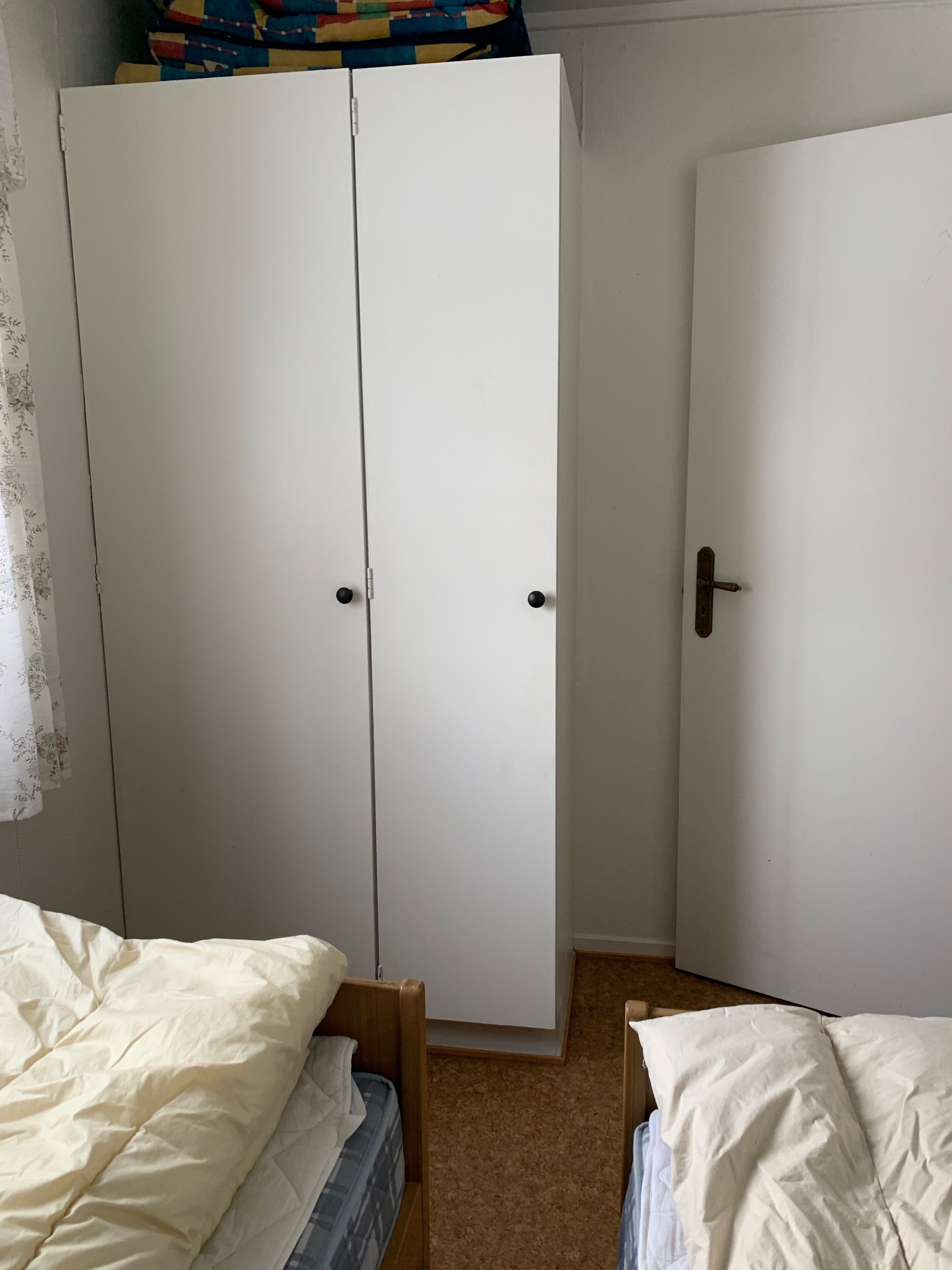 4 habitaciones, tabla de planchar con plancha y wifi gratis 