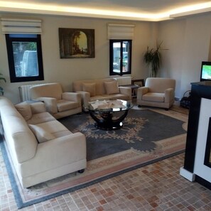 Lobby sitting area - Saral Apart (Atakum)