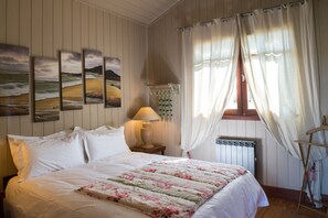 Suite, Lake View | Premium bedding, soundproofing, rollaway beds, free WiFi - La Maison de Mezos (Mézos)