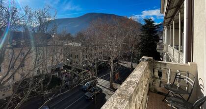 Central, spacious and comfortable, easy to reach by car or train.