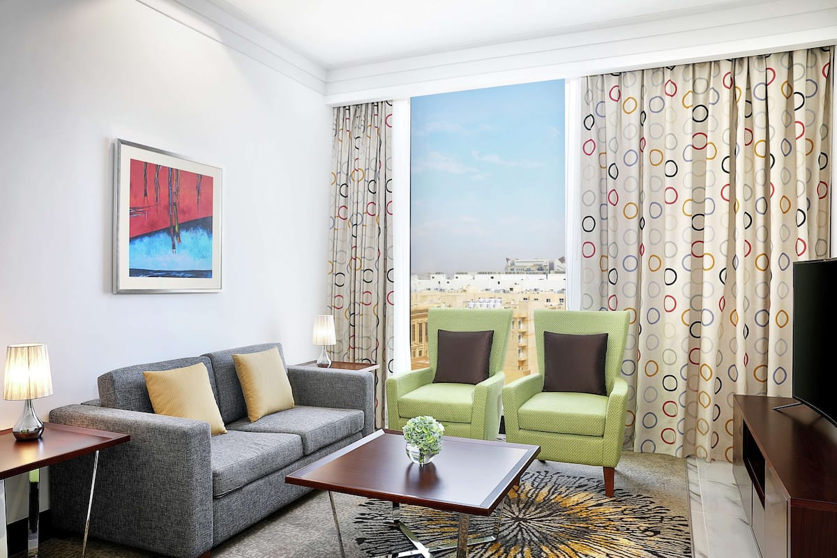 Suite, 1 Bedroom | 1 bedroom, minibar, in-room safe, individually furnished