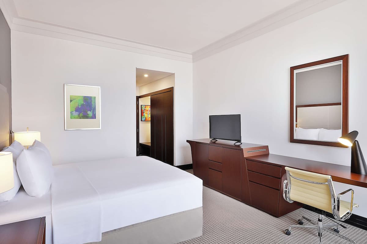 1 bedroom, minibar, in-room safe, individually furnished