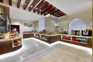Daily buffet breakfast for a fee - DoubleTree by Hilton Doha - Al Sadd (Doha)