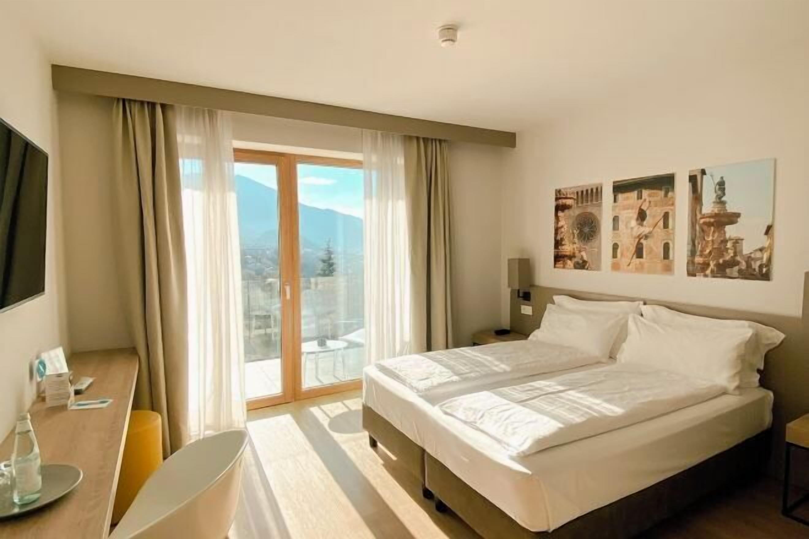 Down comforters, minibar, in-room safe, laptop workspace