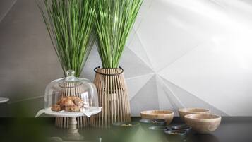 Petit déjeuner buffet servi tous les jours en supplément