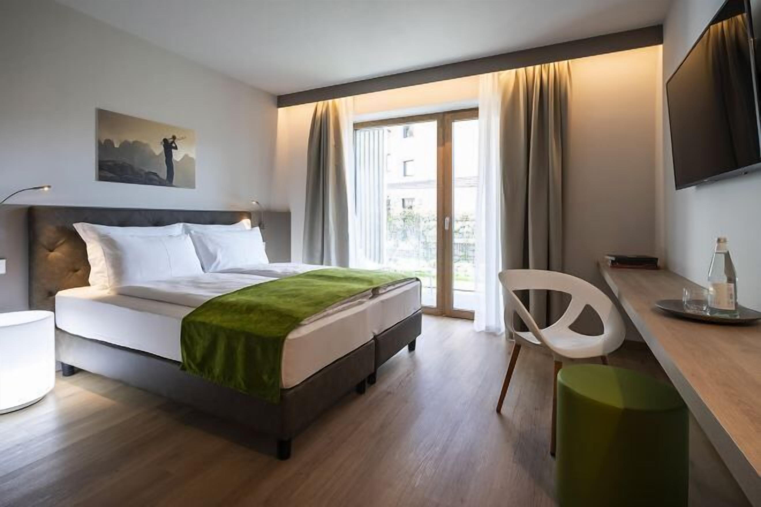 Down comforters, minibar, in-room safe, laptop workspace