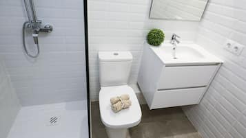 Shower, towels