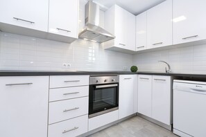 Fridge, microwave, oven, dishwasher