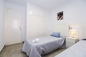 4 Schlafzimmer, Bügeleisen/Bügelbrett, kostenloses WLAN, Bettwäsche